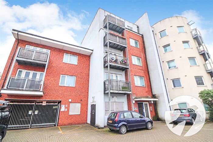 2 Bedroom Flat For Sale In James Watt Way, Erith, DA8