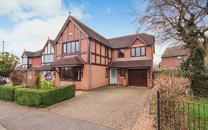 4 Bedroom Detached House For Sale In Broadwells Crescent, Coventry, CV4
