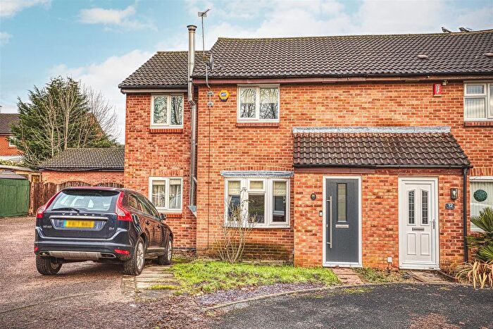 4 Bedroom Semi Detached House For Sale In Bassingham Close, Oakwood, Derby, DE21