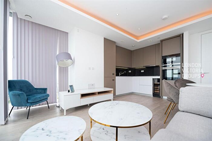 2 Bedroom Apartment To Rent In Carrara Tower, City Road, Old Street, EC1