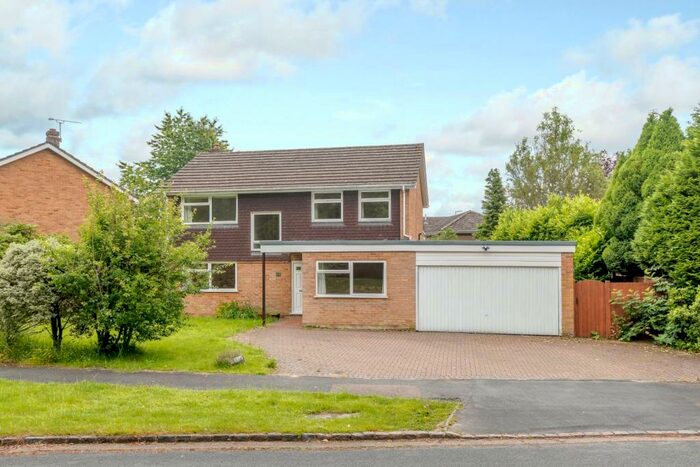 4 Bedroom Detached House To Rent In Seeleys Road, Beaconsfield, HP9