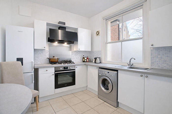 1 Bedroom Flat For Sale In Lidyard Road, N19