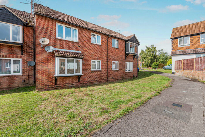 1 Bedroom Maisonette To Rent In Caistor Close, Calcot, RG31