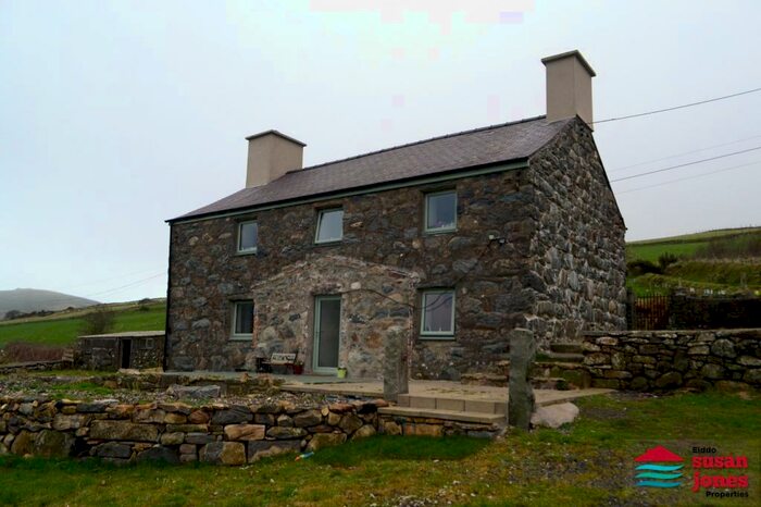 3 Bedroom Detached House For Sale In Llanaelhaearn, Pen Llyn Peninsula, LL54