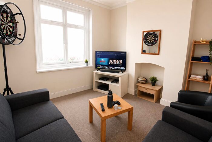 4 Bedroom House To Rent In Whitchurch Place, Cardiff, CF24