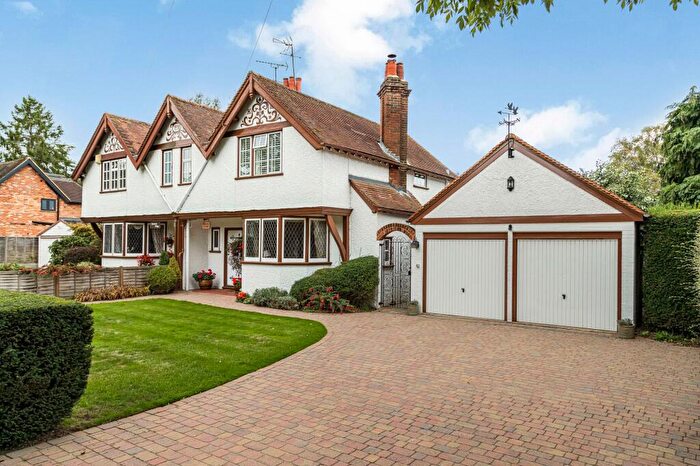 3 Bedroom Semi-Detached House For Sale In High Street, Hurley, SL6