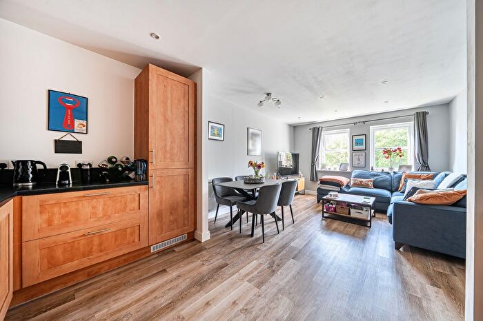 2 Bedroom Flat For Sale In Exchange Mews, Culverden Park Road, Tunbridge Wells, TN4