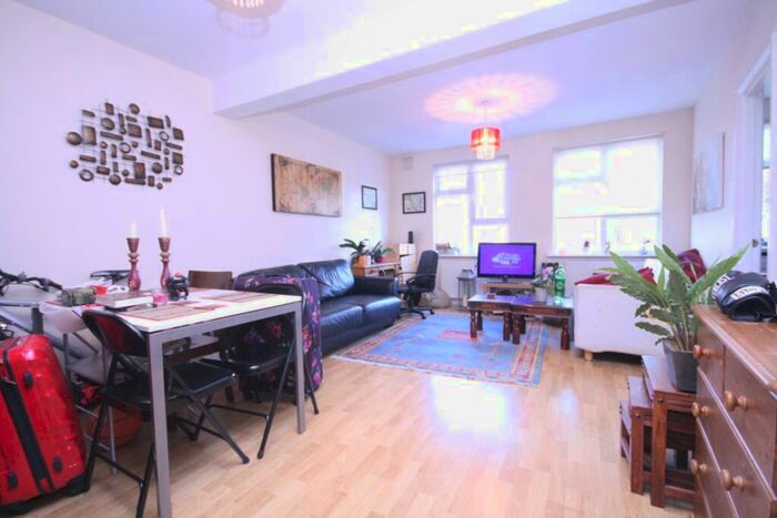 1 Bedroom Flat To Rent In Upper Street, Islington, N1