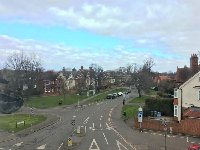 1 Bedroom Flat To Rent In Monument Hill, (), KT13