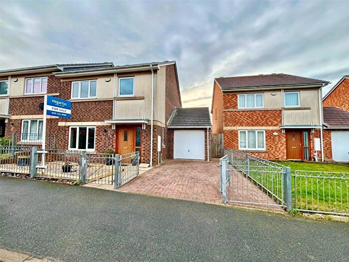 3 Bedroom Semi-Detached House For Sale In Holywell Road, Houghton Le Spring, Tyne And Wear, DH5