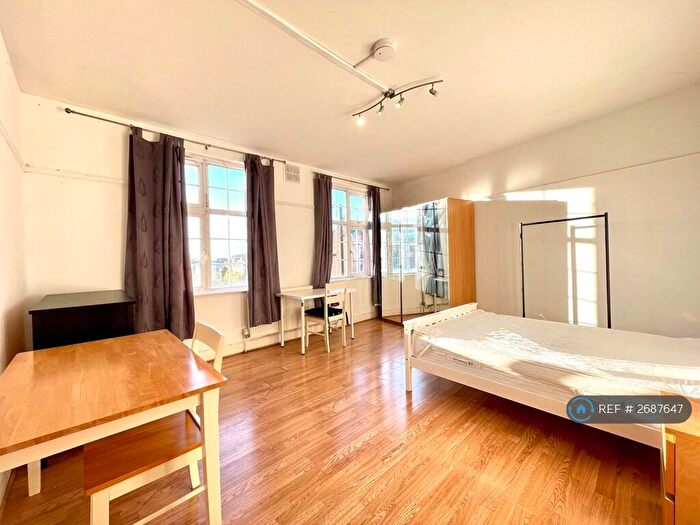 3 Bedroom Flat To Rent In Midland Court, London, NW3