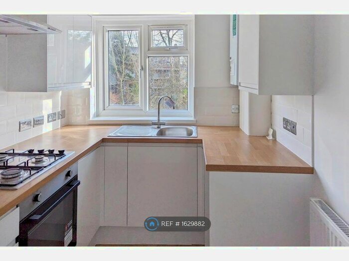 1 Bedroom Flat To Rent In Thicket Road, London, SE20