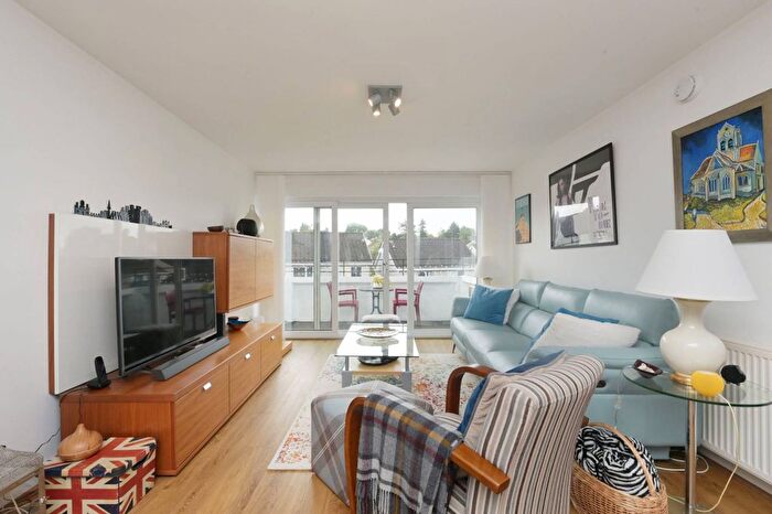 2 Bedroom Flat For Sale In Avon Road, Cramond, Edinburgh, EH4
