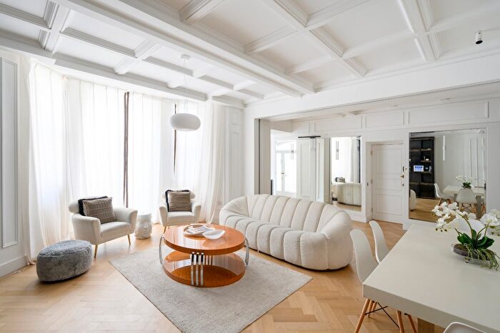 2 Bedroom Flat To Rent In Ennismore Gardens, London, SW7