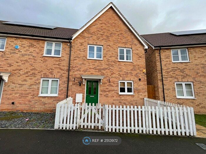 3 Bedroom Semi-Detached House To Rent In Bernwelle Avenue, London, RM3