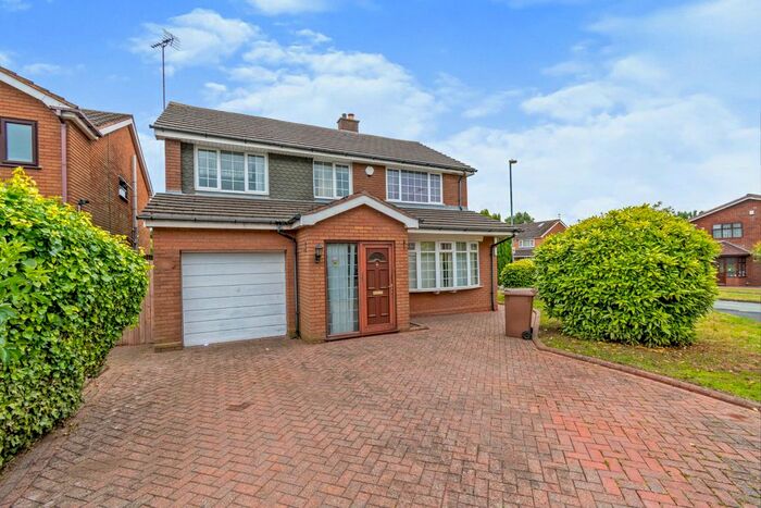 4 Bedroom Property To Rent In Greaves Avenue, Walsall, WS5