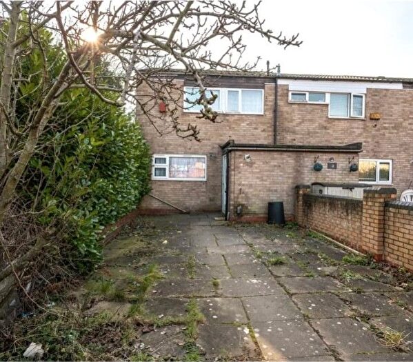 4 Bedroom Town House To Rent In Priestley Rd, Birmingham, B11