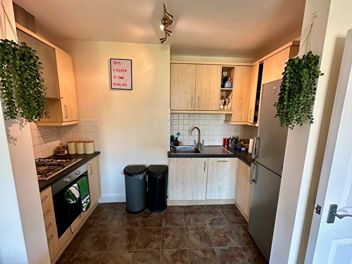 2 Bedroom Flat To Rent In Byton Road, Tooting Broadway, London, SW17