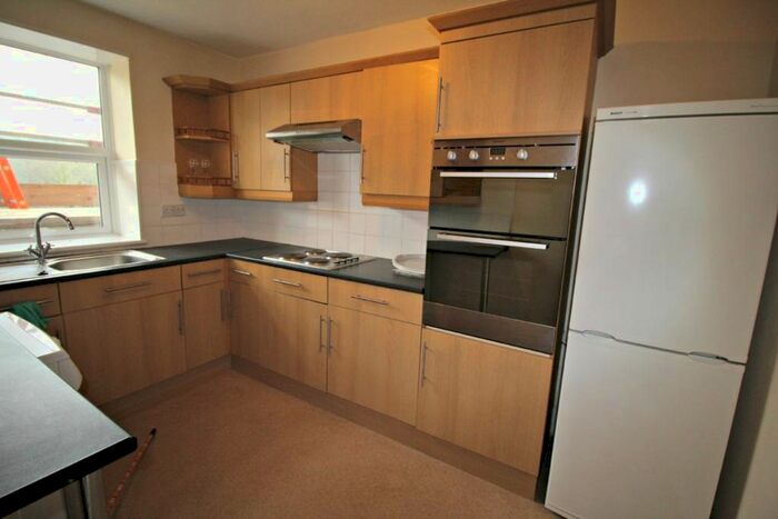 2 Bedroom Flat To Rent In London Road, Patcham, Brighton, BN1