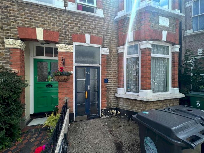 2 Bedroom Flat To Rent In Woodland Road, London, E4