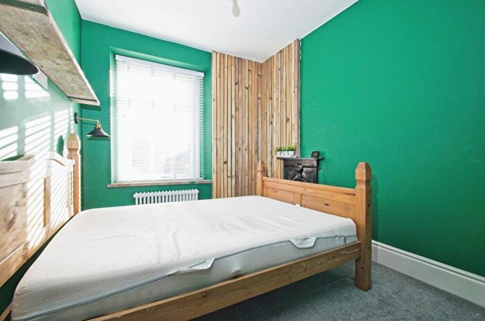 3 Bedroom End Of Terrace House For Sale In Pentre Beili Place, Lewistown, Bridgend, CF32