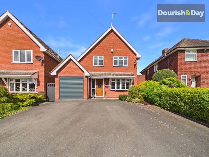 4 Bedroom Detached House For Sale In Cannock Road, Penkridge, ST19