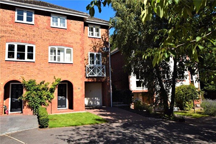 3 Bedroom Semi Detached House For Sale In Coltsfoot Close, Burghfield Common, Reading, Berkshire, RG7