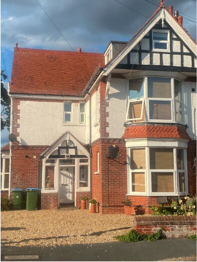 1 Bedroom Studio To Rent In Richmond Avenue, Bognor Regis, PO21