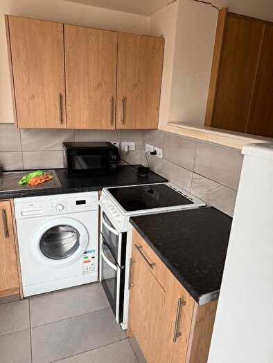 Flat To Rent In Page Hall Road, Sheffield, S4