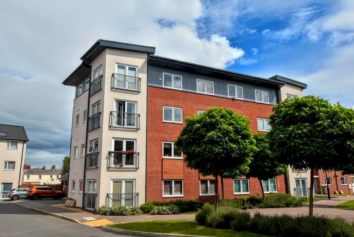 2 Bedroom Flat To Rent In Knights Crescent, Bletchley, Milton Keynes, MK2