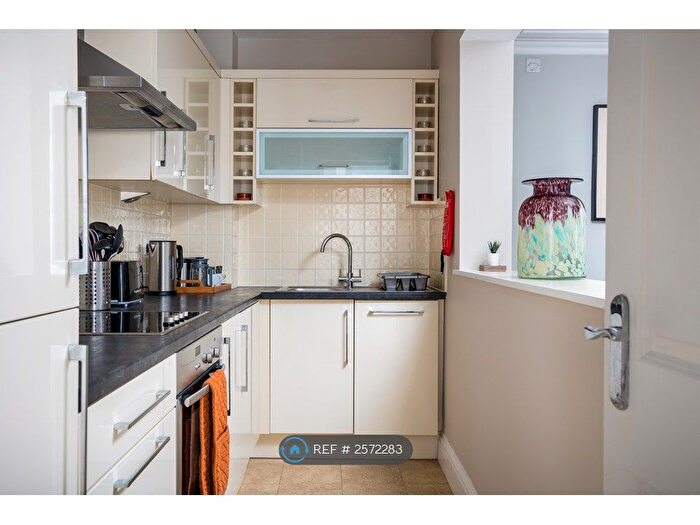 1 Bedroom Flat To Rent In Douglas House, Cheltenham, GL50