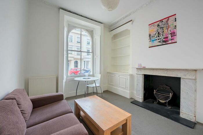 2 Bedroom Flat To Rent In Winchester Street, London, Uk, SW1V