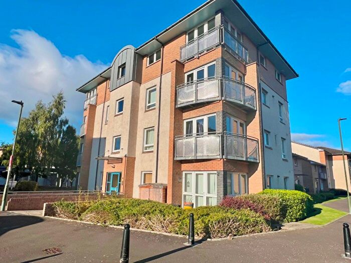 2 Bedroom Flat To Rent In Stenhouse Gardens, Stenhouse, Edinburgh, EH11