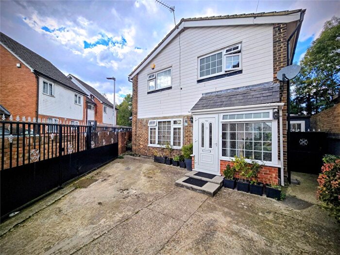 5 Bedroom Detached House For Sale In Minterne Waye, Hayes, Greater London, UB4