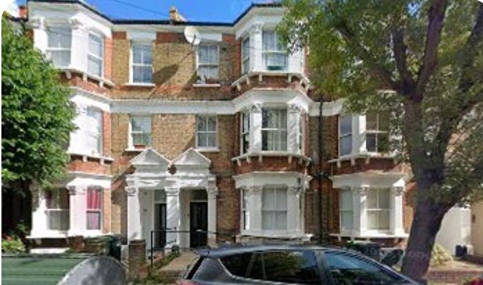 3 Bedroom Flat To Rent In College Place, London, NW1