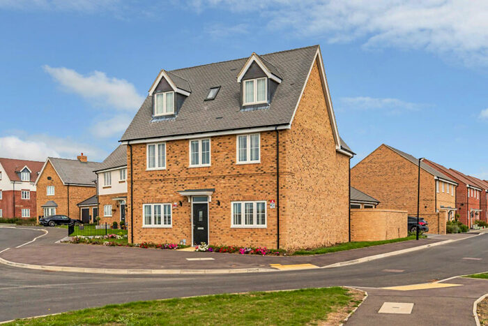 4 Bedroom Detached House To Rent In Tibbs Road, Aylesbury, HP17