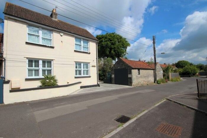 3 Bedroom Semi-Detached House To Rent In St. Cleers Way, Somerton, TA11