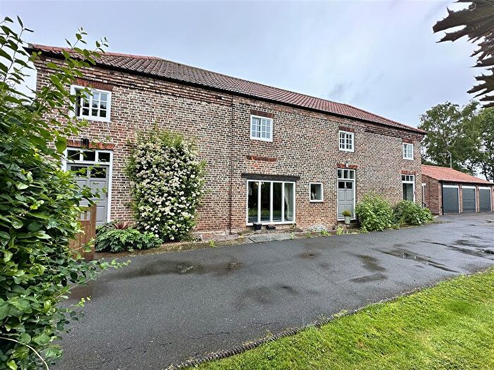4 Bedroom Barn Conversion For Sale In Brackenholme, Selby, YO8