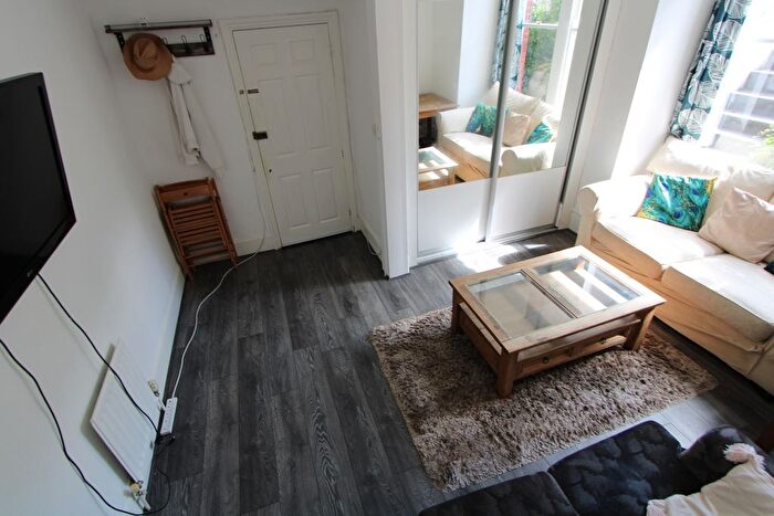 1 Bedroom Flat To Rent In Knollys Road, Streatham, SW16