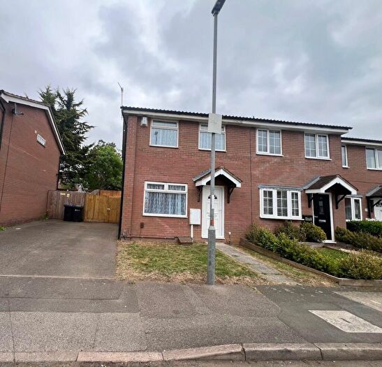 3 Bedroom End Of Terrace House To Rent In Countess Road, Northampton, NN5