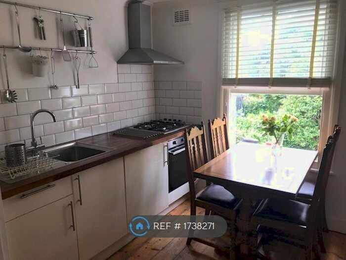 2 Bedroom Flat To Rent In Norwood Road, London, SE24