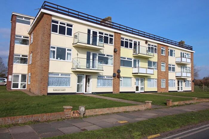 3 Bedroom Apartment To Rent In Gunfleet Court, Marine Parade East, Clacton-on-Sea, CO15