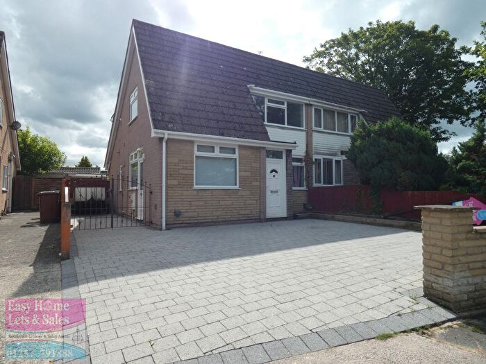 4 Bedroom Semi-Detached House To Rent In West Paddock, Leyland, Preston, PR25