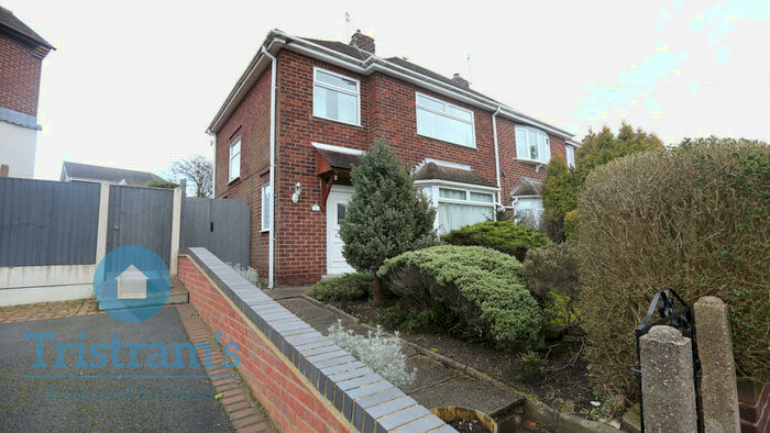 3 Bedroom Semi-Detached House To Rent In Holmesfield Drive, Heanor, DE75