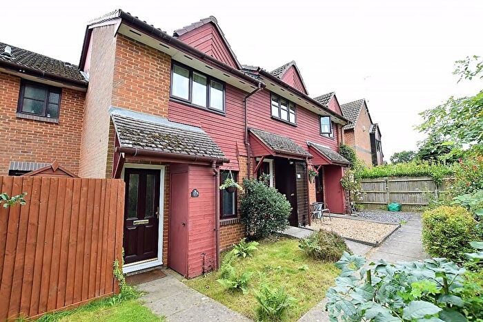 2 Bedroom Terraced House To Rent In Deacon Close, Wokingham, RG40
