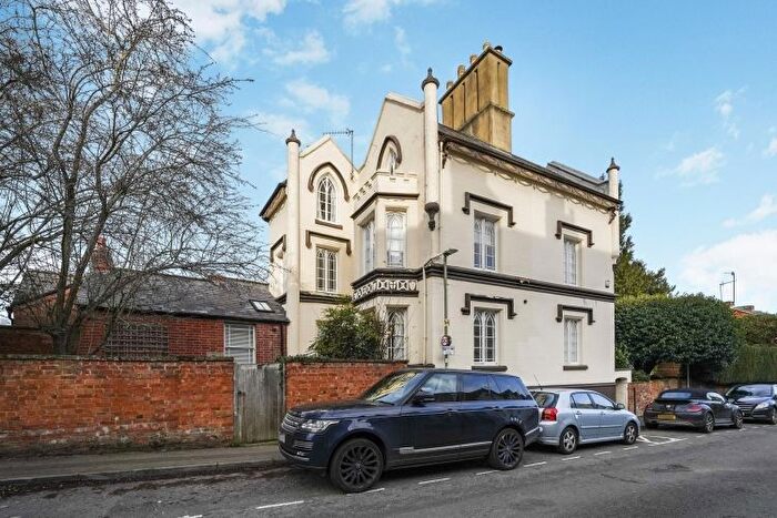 4 Bedroom Semi-Detached House To Rent In Crouch Street, Banbury, OX16