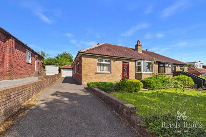 2 Bedroom Bungalow For Sale In Foster Avenue, Beaumont Park, Huddersfield, West Yorkshire, HD4