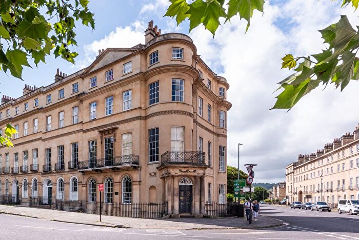 3 Bedroom Flat For Sale In Sydney Place, Bath, BA2