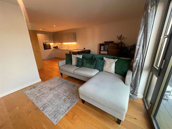 2 Bedroom Apartment To Rent In Rope Walk, Hope Quay Rope Walk, BS1
