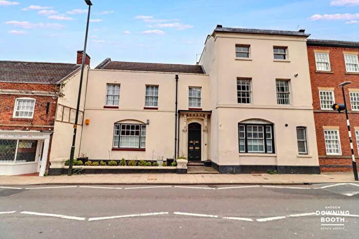 2 Bedroom Flat For Sale In St. John Street, Lichfield, WS13